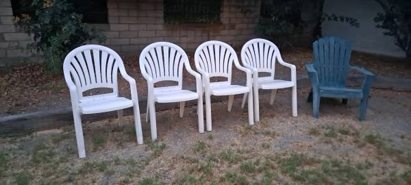 PATIO/GARDEN CHAIRS 1