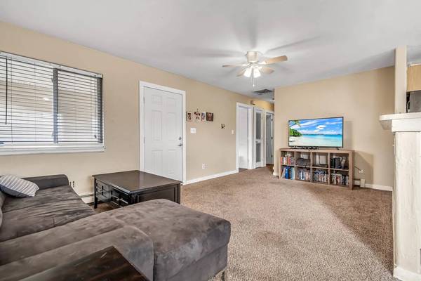 Spacious 3 Bedroom 2 Bathroom TOWNHOME in the HEART of  Grand Junction 1