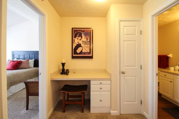 $2,010 / 2br - 1210ft2 - 2 Bed / 2 Bath Apartment | Open Floor Plan | Lake & Wooded Views | (Loveland)63974189514627123