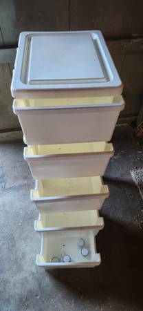 Plastic stackable five drawer unit 1