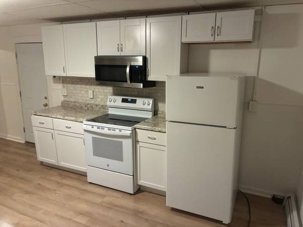 $2,400 / 2br - HEAT INCLUDED (Brockton)63996547418882120