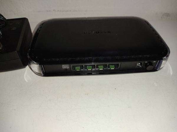 Netgear N600 WiFi Range Extender (Model: WN2500RPv2) For Sale - $10 (Los Angeles)63471471201025121
