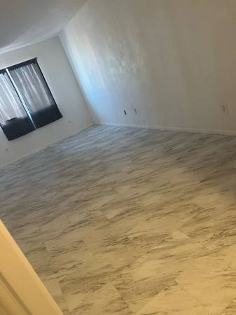 $1,800 / 3br - 1400ft2 - 2 story house (Laughlin)64038882928769122