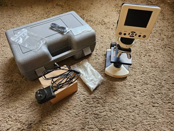 Motic Ecoline Advanced Digital Microscope Nice Lenses, Camera, 3.5" 1