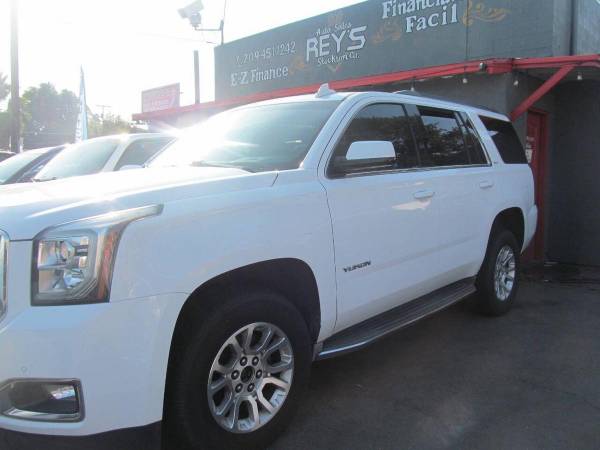 2017 GMC Yukon SLT 4x4 4 puertas SUV - $24,500 (+ Reys Auto Sales 2)63498961823233122