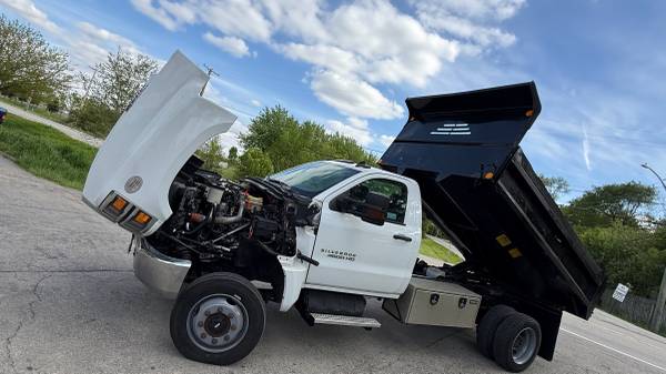 2019 Chevrolet Silverado 4500HD 4×4 - Photo 3