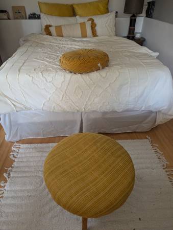 Separate In-Law Unit - Available Jan 15 1