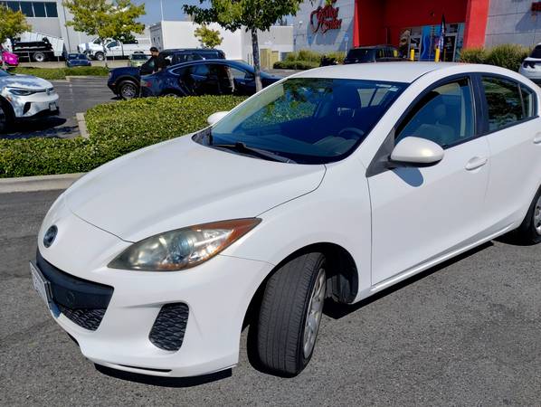 Mazda 3 en venta - $8,999 (471 Northlake Dr. San Jose)63617847234947123