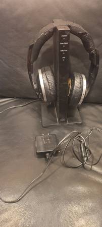 Sony MDR-RF6500 Wireless Headphones & Transmitter Base - Black 1