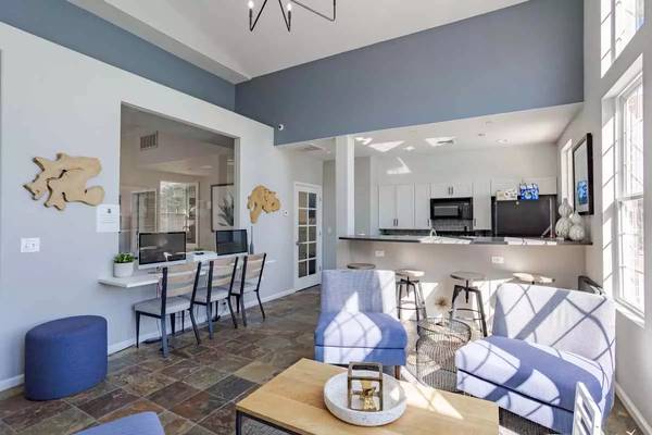 $1,184 / 1br - 728ft2 - Two paws up for our 1 BR / 1 BA! Colorado Springs's top pet-friendly s (Colorado Springs)63658145516929123