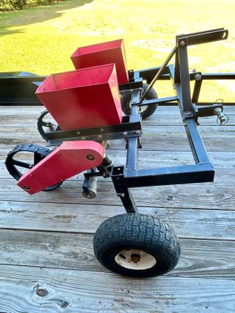 Planter - 2 row Field Tuff 3-Point Corn and Bean Planter 1