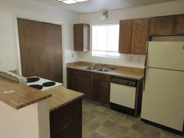 $1,000 / 2br - 2 Bed 1 Bath Apartment!! (Cedar City)63932588341122123