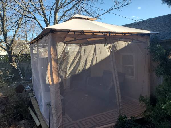 Carpa blanda de 10'x12' - $90 (Quincy)63471245661441121