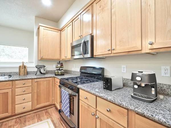 $2,095 / 3br - 1567ft2 - Washer/Dryer, Gas Range, Garage Parking Available, Pet Friendly64038882599171121