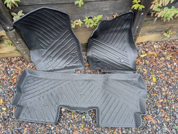 2025 Chevy Trax floor mats 1