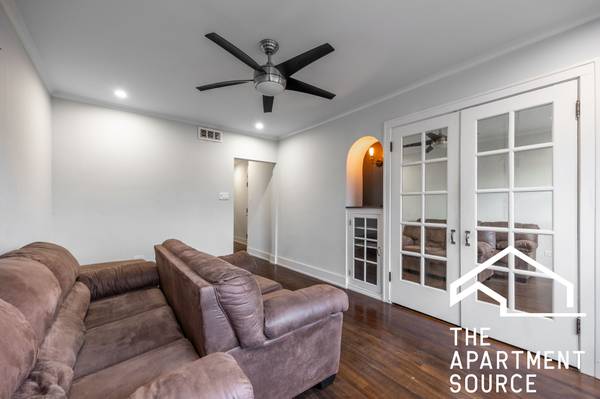 $2,150 / 2br - Avondale 2bed! Parking Included Laundry in unit! Central Ac! (Avondale)64041644611715121