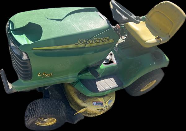 John Deere LT 160 (needs work) 1