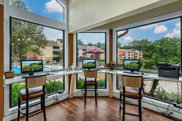 $1,299 / 2br - 970ft2 - Free Rent until 2026 Free App & Admin Move in Today! Ask for William! (Southside Jacksonville)64005272137218123