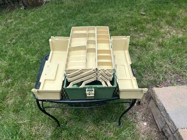 6 tray tackle box Plano Hip Roof w-6-Trays duty construction and secure latch system ensure your gear stays safe and secure PLANO Outdoors: Tackle Boxes
