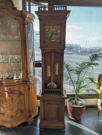 Wilhelminian style, Grandfather clock 1