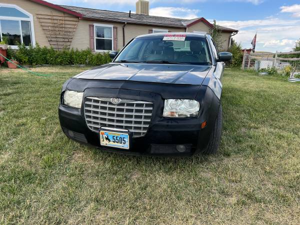 2005 Chrysler 300 limited - $2,000 (Douglas)63442934689539122