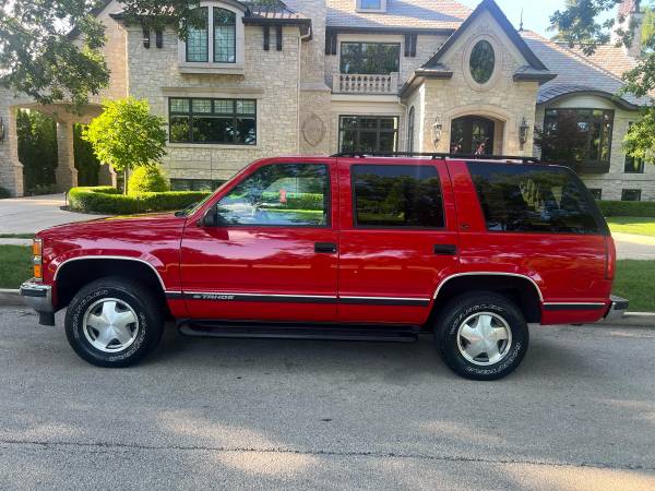 1999 Chevrolet Tahoe LT 4X4 Pocas Millas - $19,500 (Champaign illinois)63622151109891121
