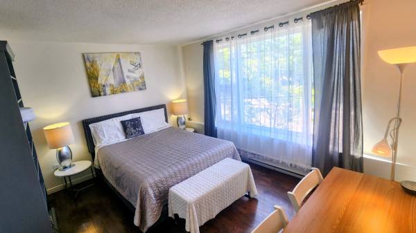 Jan 1 *Large Monthly Room (shared kitchen/bathr) Flexible term 1-4 mo 1