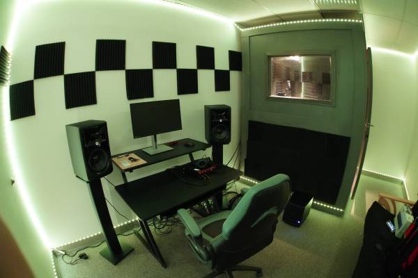 Plug and Play Studio for Rent 1