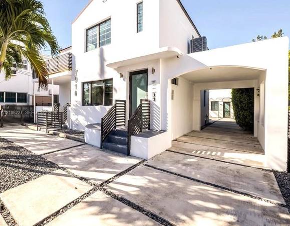TASTEFULLY RENOVATED 1 BED 1 BATH FURNISHED PETS OK NEAR BEACH 1