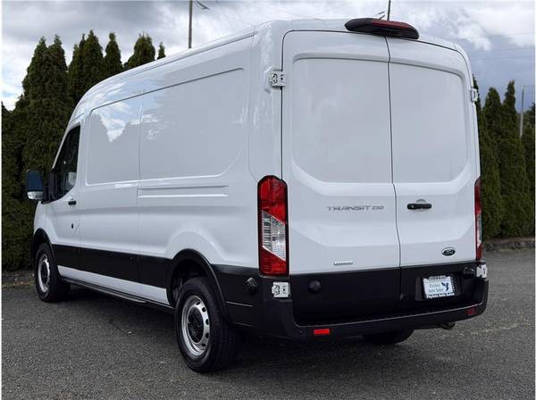 2020 Ford Transit 250 - Photo 5