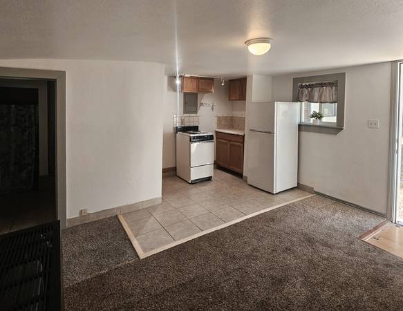 $800 / 1br - Reducción de alquiler-Casa de campo en el centro63656975843841122