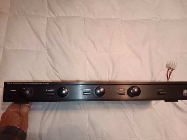 Niles SVL-4 Four Channel Speaker Selection / Volume Control System 4-Z 1