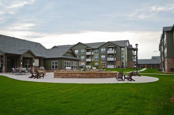 $1,099 / 1br - 704ft2 - Sophisticated 1-1 BRs-Online Services & Resident Lounge (Dickinson)63678167342595120