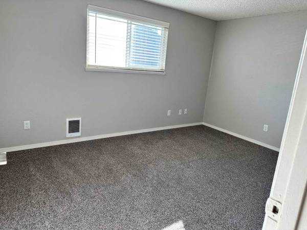 $1,365 / 1br - 750ft2 - Two Weeks Free Call Today To Secure (Milwaukie)63914737431683120