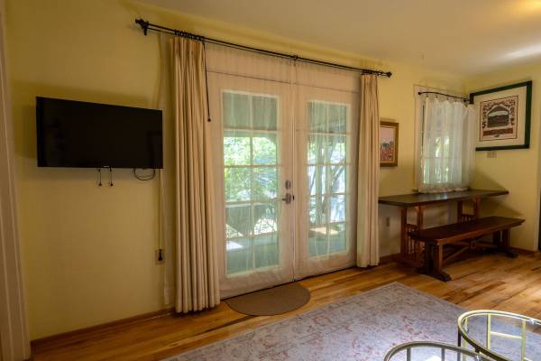 $2,150 / 1br - 550ft2 - Furnished Garden Cottage walk to town, washer, dryer, porch (russian river)63880130391683123