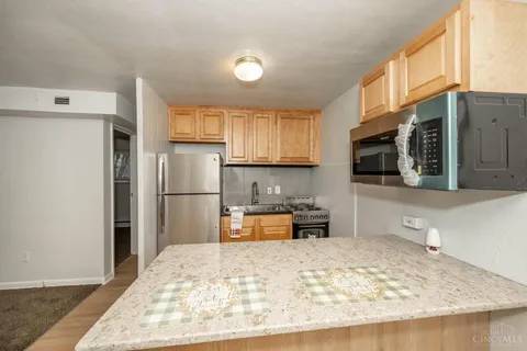 $750 / 1br - 700ft2 - 1BR / 1 BA Bond Hill / Norwood (Bond Hill / Norwood)63685943841411120