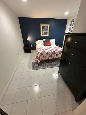$1900.00 / 1br - 800ft2 - Hermoso apartamento en planta baja de 1 dormitorio cerca de Rutgers y transporte público63676345843457123