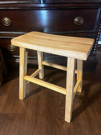 Very sturdy natural wood stool 1