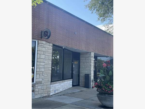 $1,650 / 1000ft2 - For Lease – 6029 N Cicero Ave, Sauganash (Chicago)63918294116739120