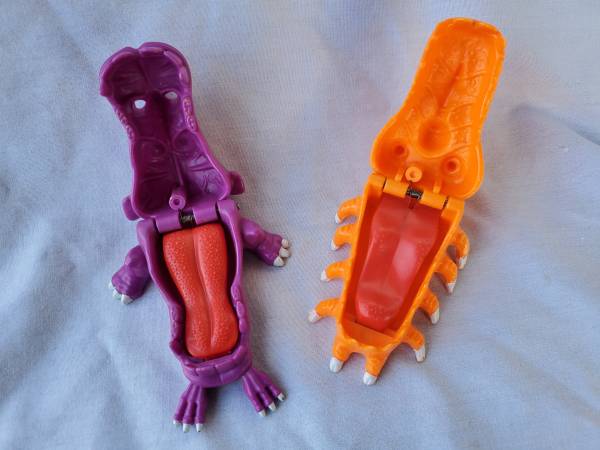 Lote de 2 mini trampas de Ghostbusters de 1987, juguetes de fantasmas - $20 (Tacoma)63439403448195121