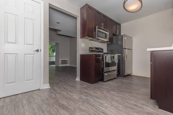 On-call Maintenance, Walk-in Closets, Views Available 1