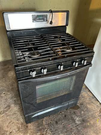 Range / Stove Oven  5 burners 1