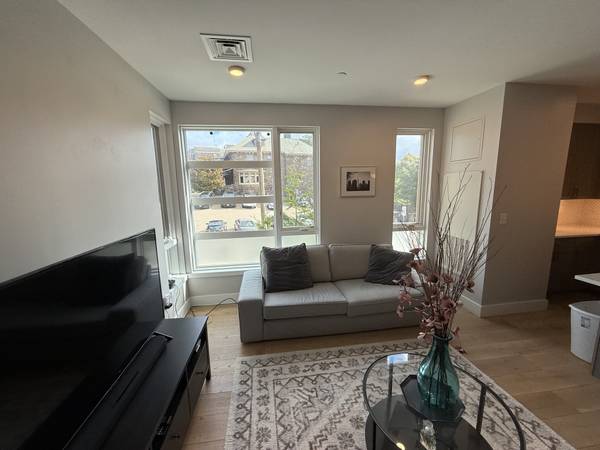 $4,100 / 2br - Brighton 2 Bed/2 Bath Apartment | Commonwealth Ave (Brighton)63931376810627122