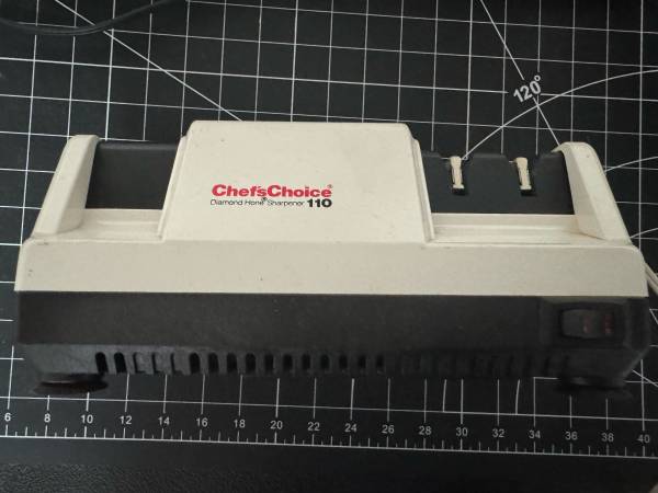 Chefs Choice 110 knife sharpener 1