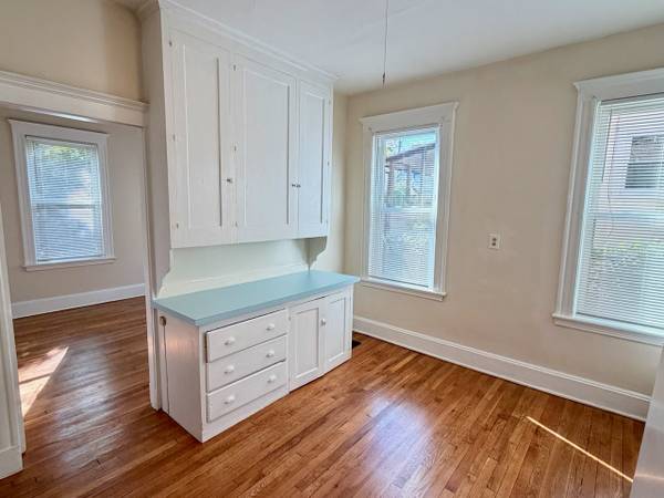 $2,100 / 1br - 400ft2 - Sunny Allston 1 Bed For $2,100 AVAIL 10/1/25 NO FEE (Allston)63828338542337121