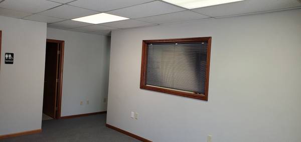 $2,650 / 3400ft2 - Industrial / Flex Commercial Space for Lease (Monroe)63667659014017123
