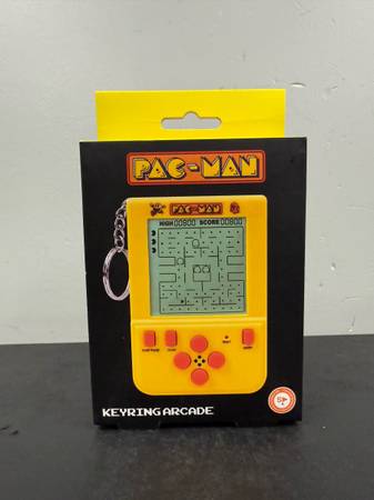 Hand Held Video Game Key Chain 1