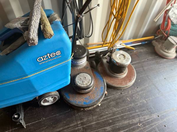 Commercial floor cleaning equipment 1