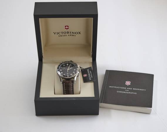 Reloj Chrono Classic para hombre de Victorinox - $250 (condado de Napa)63470790354817120