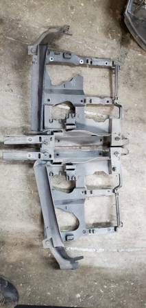 Headlight Mounting Panels For 2000-2006 Chevy Tahoe 1